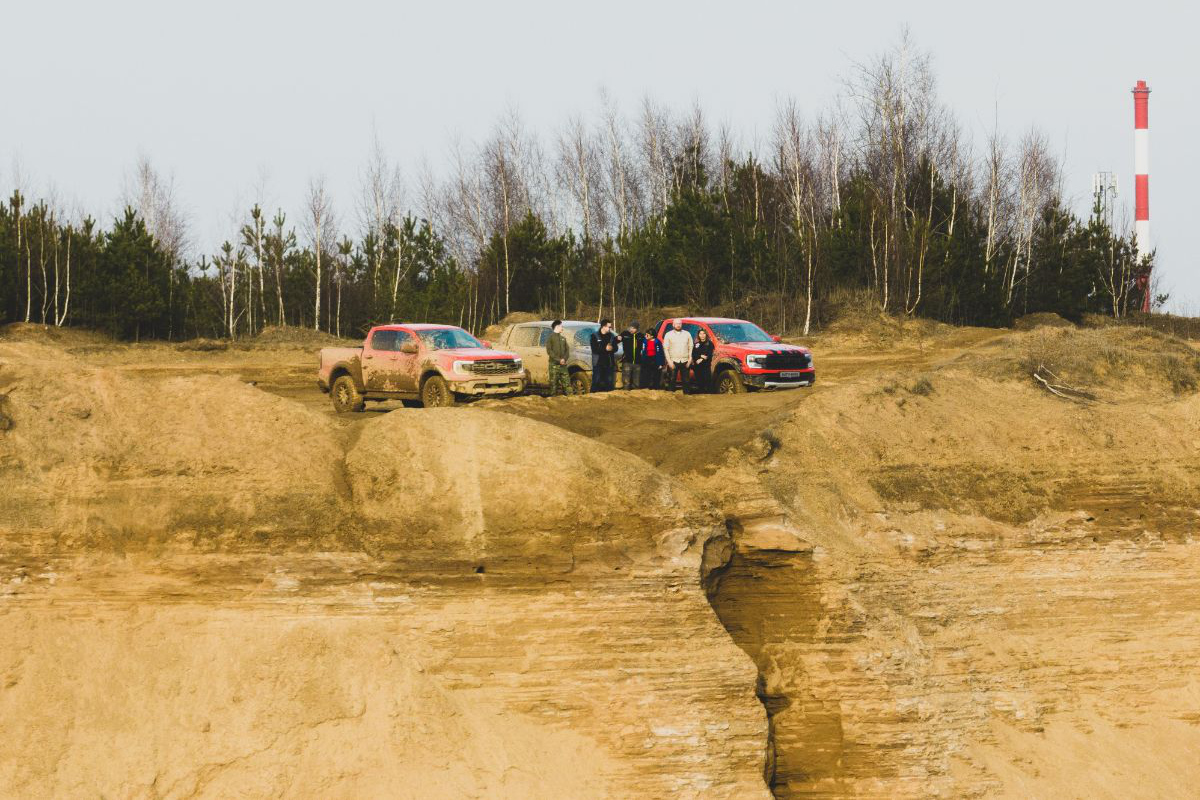 Testy Forda Ranger Raptor w terenie - piękne widoki