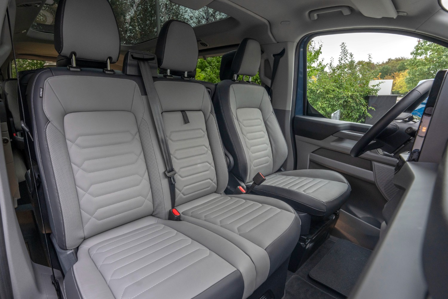 Ford Tourneo Custom - kabina