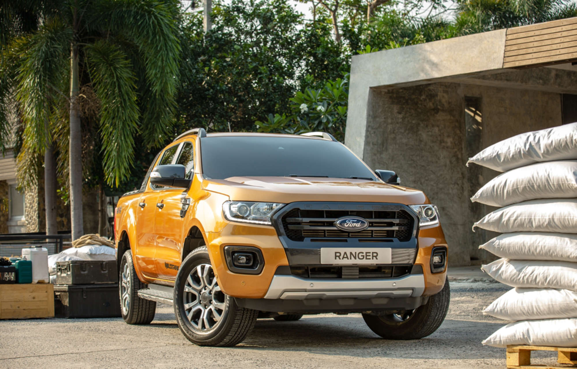 Ford Ranger Work Play ฟอร์ด เรนเจอร์ กระบะพันธุ์แกร่งคู่ใจ