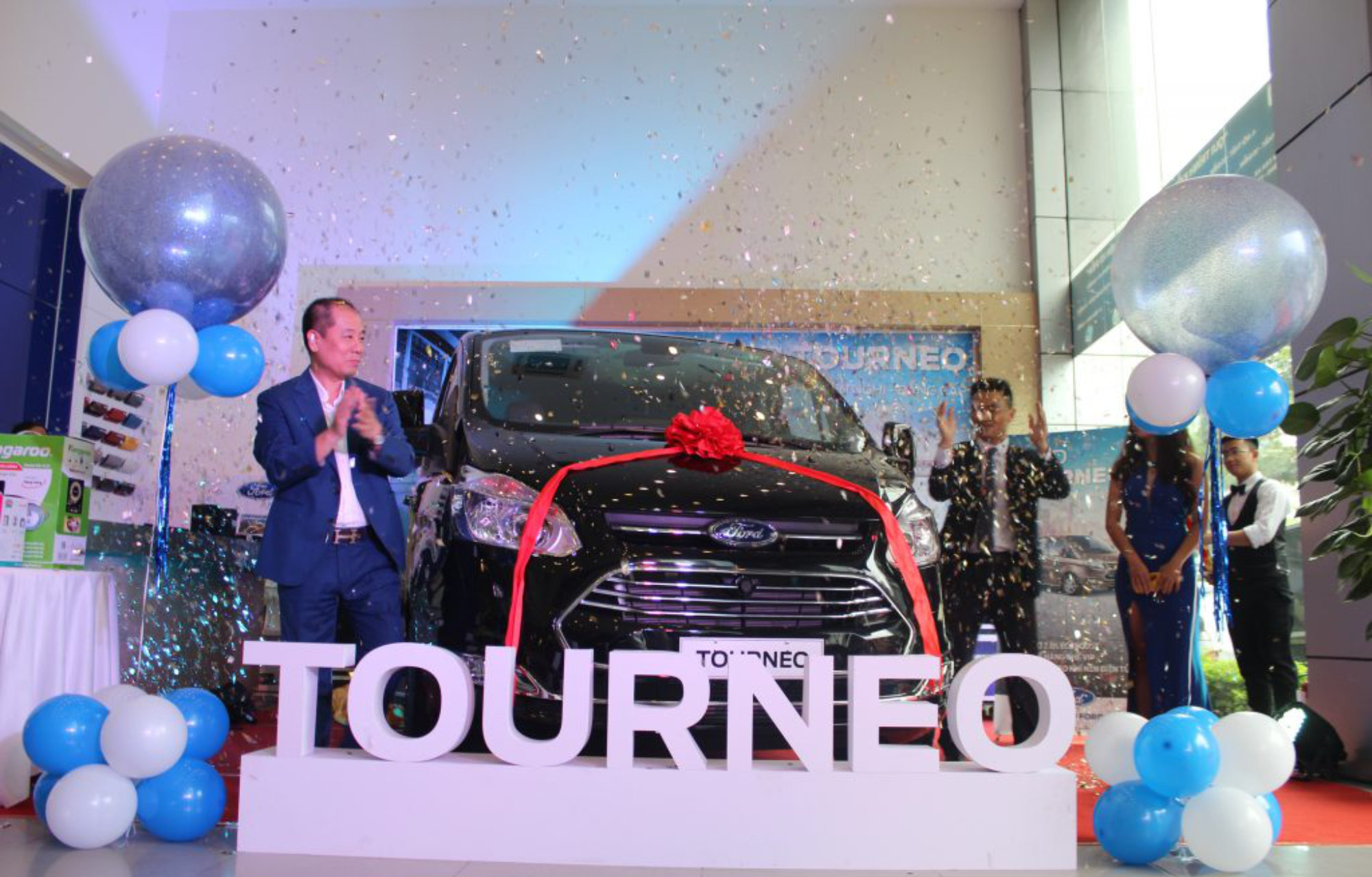 tourneo-ha-thanh-ford