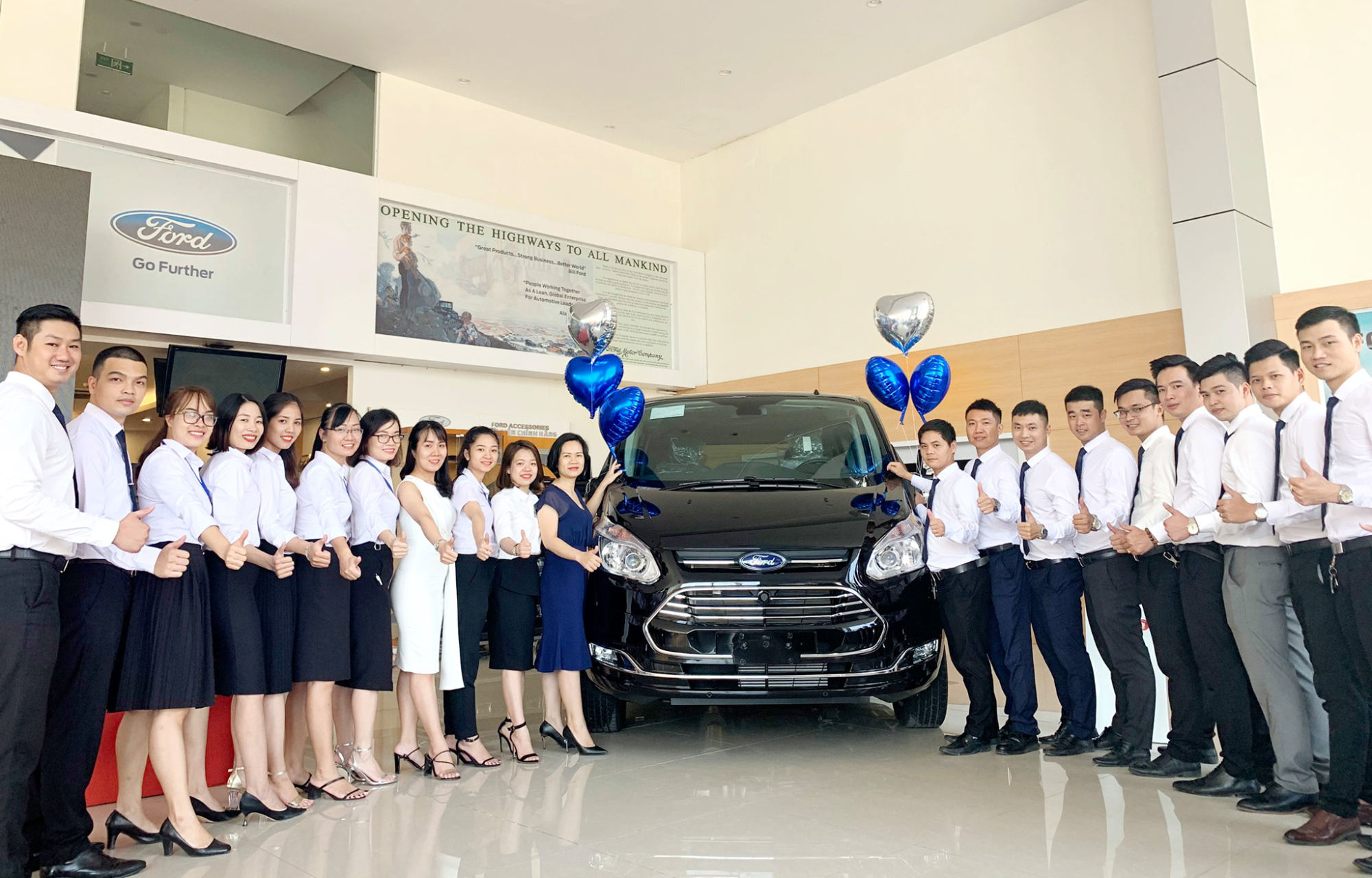 tourneo-hai-phong-ford