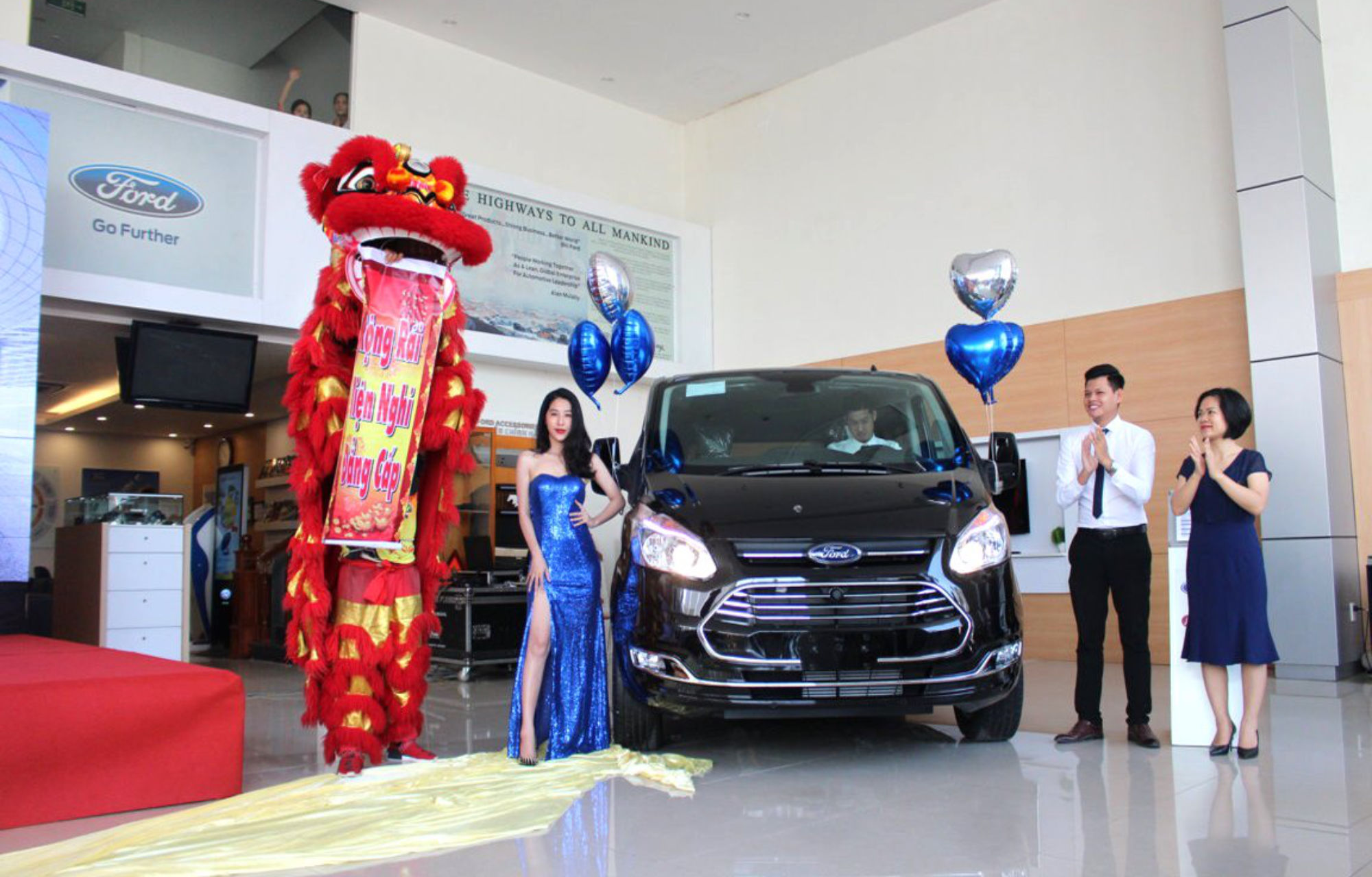 tourneo-hai-phong-ford