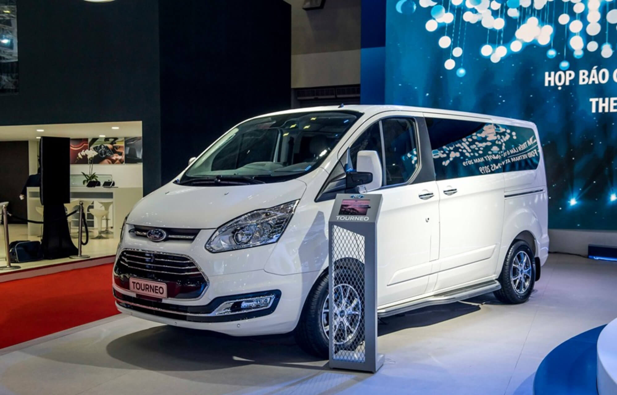 Ford tourneo