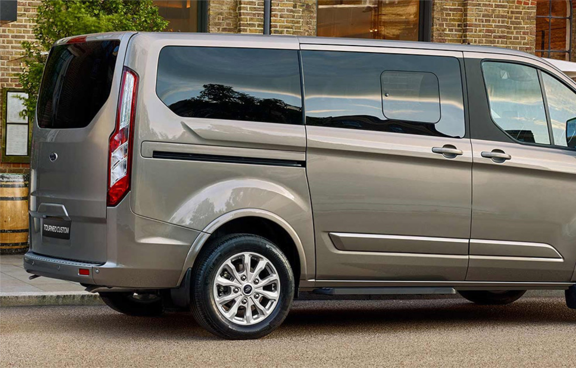 New Ford Tourneo Custom Limited